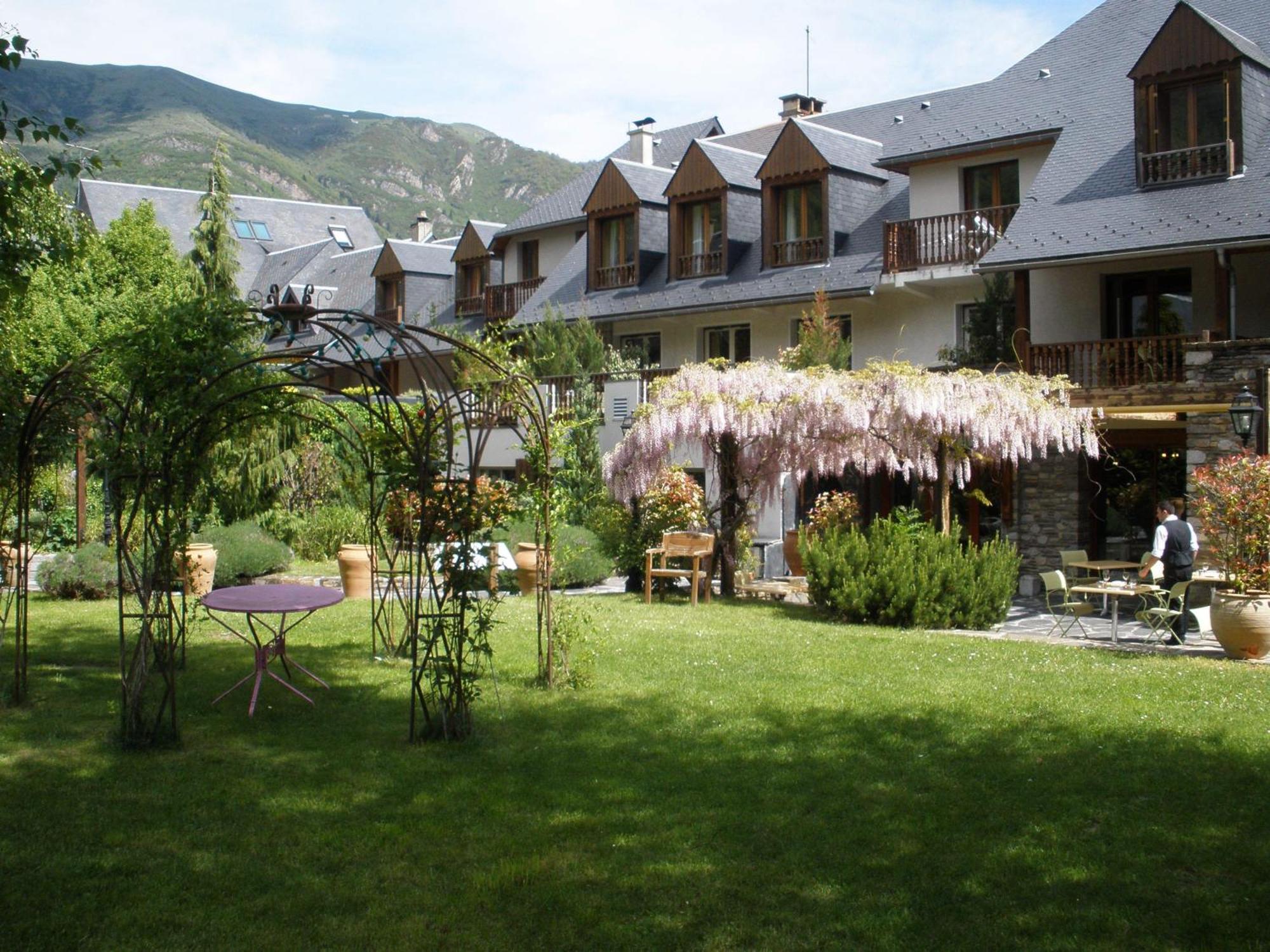 Hotel Mir Saint-Lary-Soulan Exteriör bild